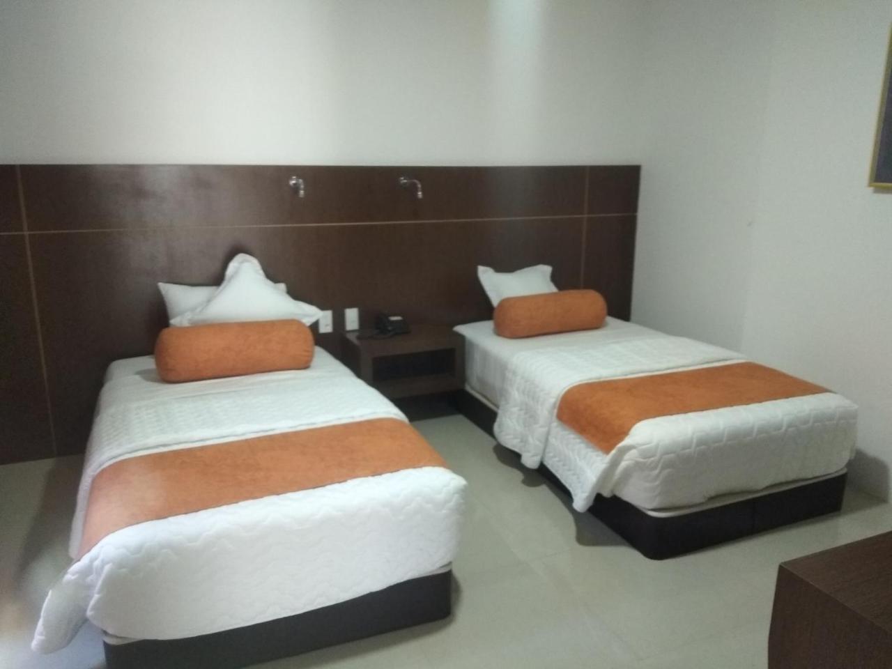 Hotel Gran Mariscal Quito Esterno foto